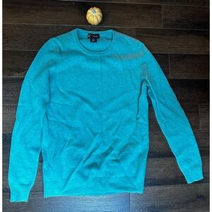 EUC C by Bloomingdales Teal Crewneck Cashmere Sweater. Size Medium.